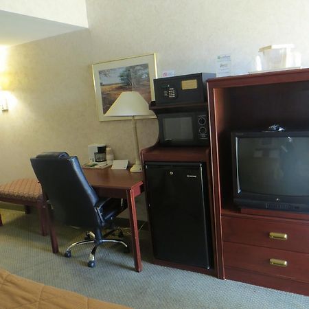 Rodeway Inn สคอคี ภายนอก รูปภาพ