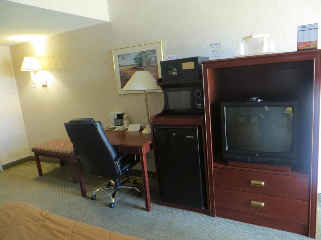 Rodeway Inn สคอคี ภายนอก รูปภาพ