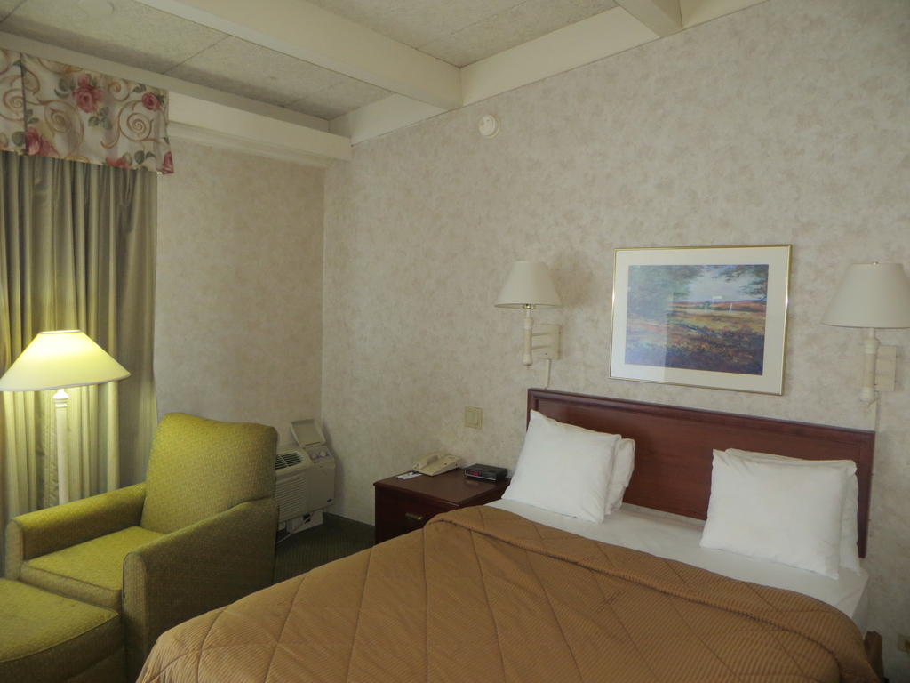 Rodeway Inn สคอคี ภายนอก รูปภาพ