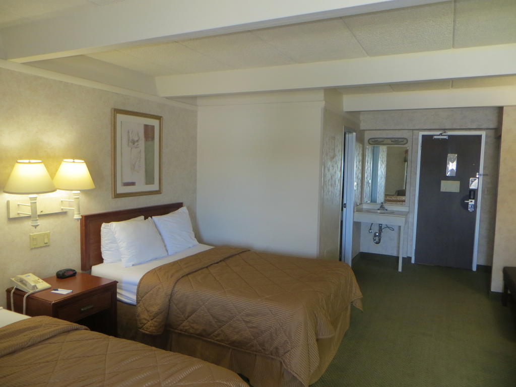 Rodeway Inn สคอคี ห้อง รูปภาพ